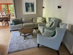 Smart TV, fireplace, video games
