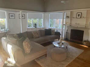 Smart TV, fireplace, video games