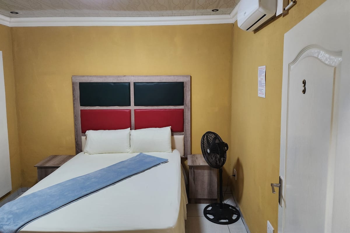 Deluxe Room | 1 bedroom, iron/ironing board (on request), free WiFi