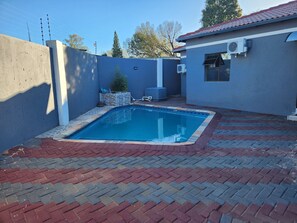 Exterior - Francos guest lodge accommodation  (Vanderbijlpark)