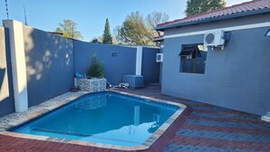 Exterior - Francos guest lodge accommodation  (Vanderbijlpark)