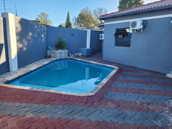 Exterior - Francos guest lodge accommodation  (Vanderbijlpark)