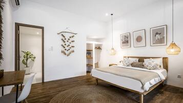 3 bedrooms, premium bedding, in-room safe, desk