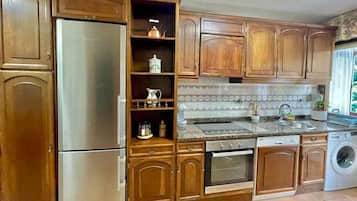 Refrigerador, microondas, horno y lavavajillas