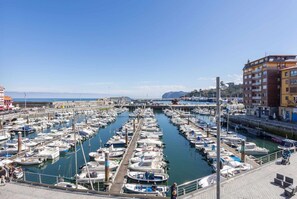 Marina - Old Port, Apartamento con Vistas al Puerto (Bermeo)