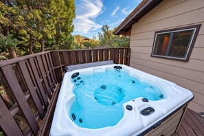 Unclassified image, 5 of 28, button - Vintage Charm A Cozy Getaway With A Blast From the Past With Hot Tub (Sedona)
