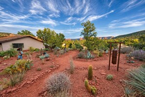 Unclassified image, 4 of 28, button - Vintage Charm A Cozy Getaway With A Blast From the Past With Hot Tub (Sedona)