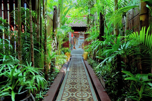 Garden - RESIDENCE 1960 (Siem Reap)
