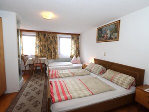 3 bedrooms, Internet - Cosy holiday apartment with a magnificent view (Bruck am Ziller)