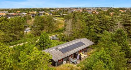 "Vemund" - 300m from the sea by Interhome