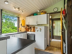 Fridge, dishwasher, cookware/dishes/utensils