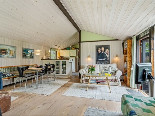 "Vemund" - 300m from the sea by Interhome