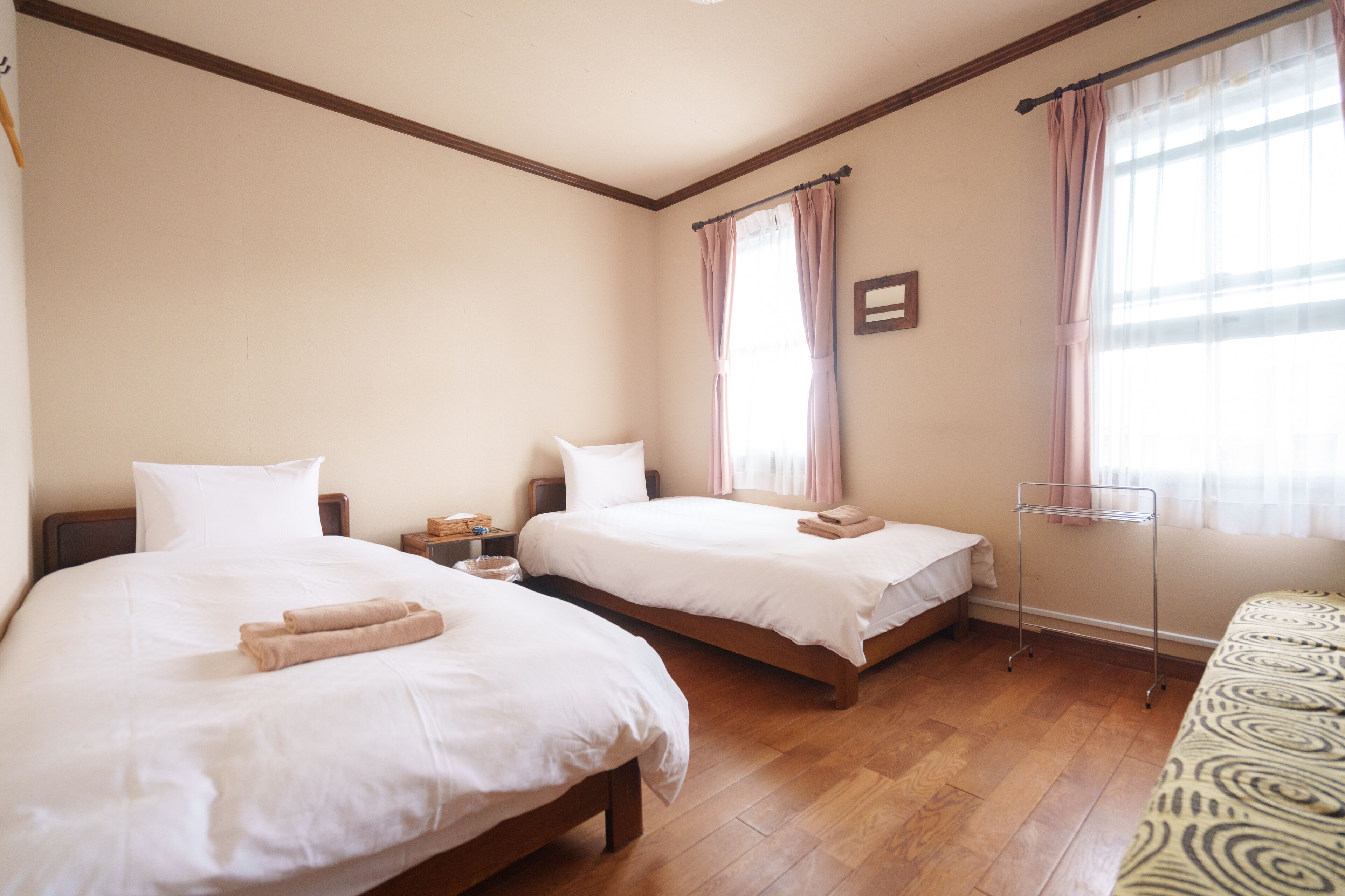 Superior Twin Room | Down comforters, iron/ironing board (on request), WiFi (free)