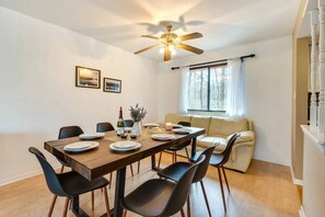 Dining - Serenity Grove | Game Room | Fire Pit | Dog Friend (Pocono Pines)