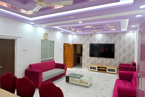 Jeweler's Box close to Pune international airport