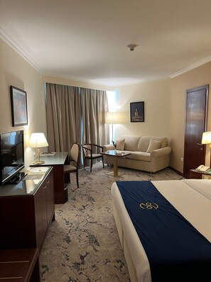 Habitació doble o amb dos llits individuals Deluxe | Llençols de cotó egipci, roba de llit d'alta qualitat i cobrellits 