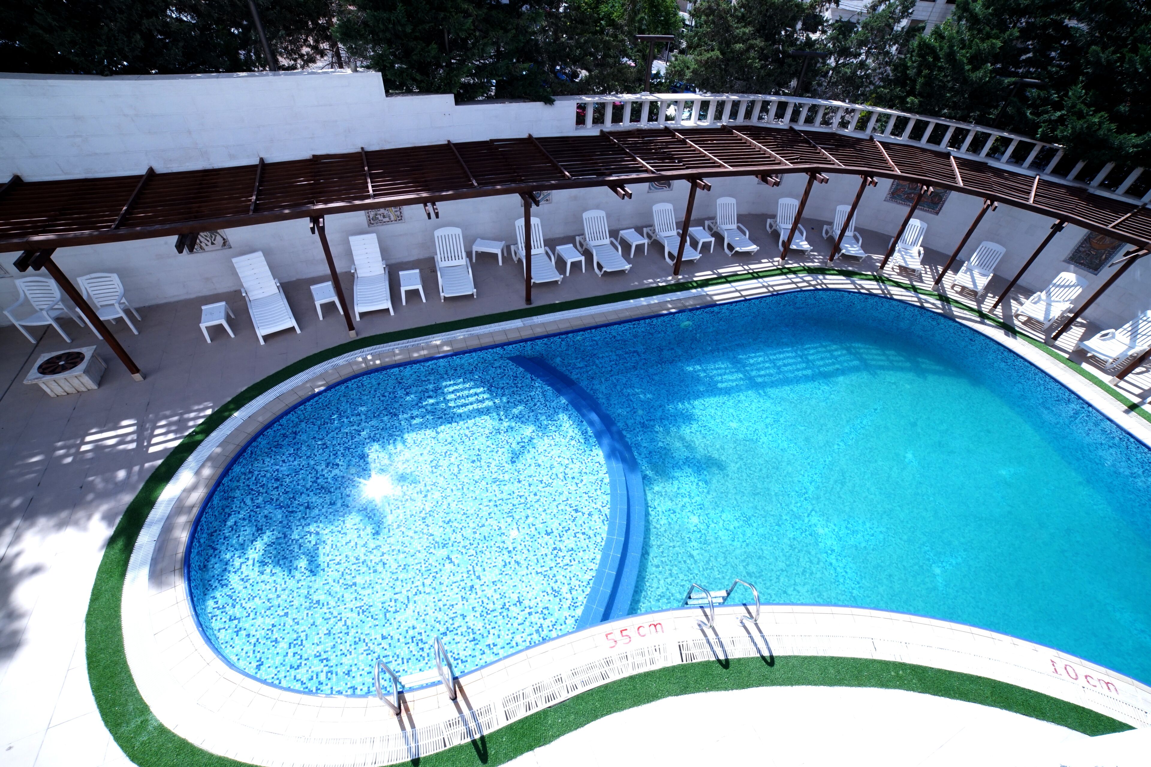 Piscine extérieure (ouverte en saison)