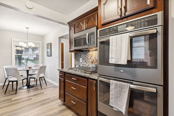 Fridge, microwave, oven, stovetop - Family Retreat Near Cleveland Clinic w/ Game Room (South Euclid)