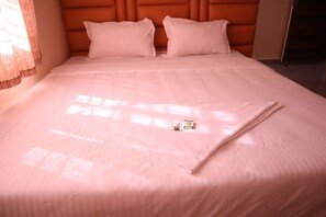 Deluxe dubbelrum | Skrivbord och gratis wi-fi
