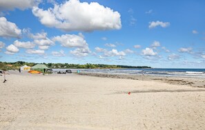 Una spiaggia nelle vicinanze