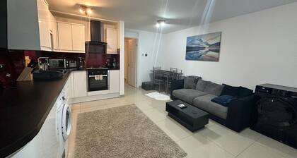 Charming 1-bed Apartment in Chigwell
