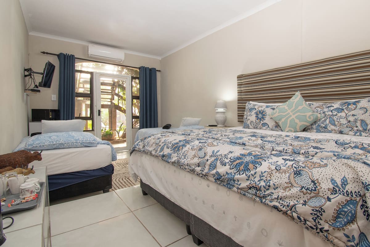 Chambre Triple Familiale | Literie hypoallergénique, minibar, décoration personnalisée