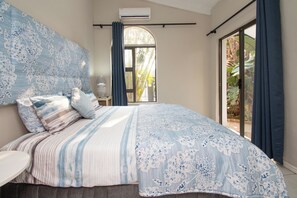 Roupas de cama antialérgicas, frigobar, individualmente decorados