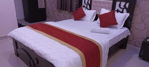 2 bedrooms, desk, free WiFi - Urban Stay Adams Service Apartment (Bengaluru)