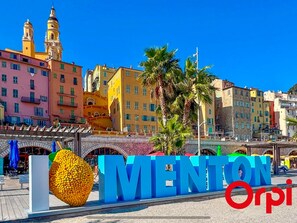 Point of interest - Beautiful 1-bedroom with AC, parking, and Wifi (Menton)