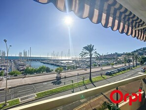 Marina - Beautiful 1-bedroom with AC, parking, and Wifi (Menton)