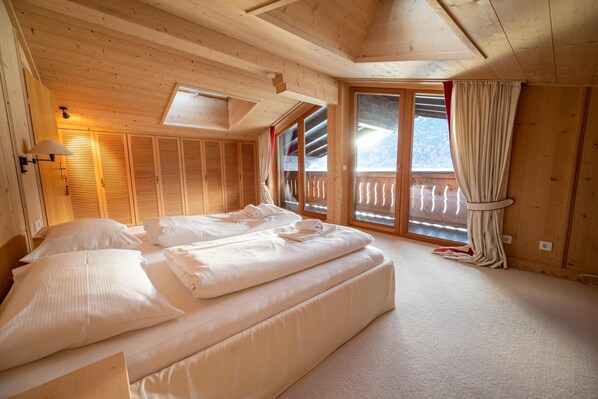 4 bedrooms