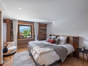 4 bedrooms, free WiFi, bed sheets