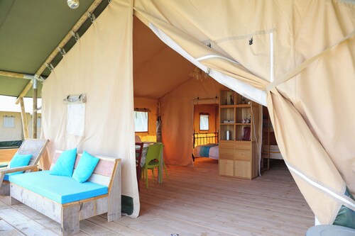 Tente Safari Équipée, Piscine, Camping Familial, Salle de Bain Privé