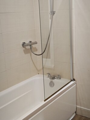 Bathroom - The Fountain Tuxford (Newark)