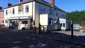 Front of property - The Fountain Tuxford (Newark)