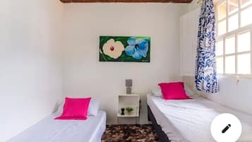 3 quartos, ferros/tábuas de passar roupa, Wi-Fi, roupa de cama