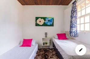 3 bedrooms, iron/ironing board, WiFi, bed sheets