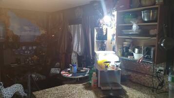 Micro-ondes, four, plaque de cuisson, lave-vaisselle