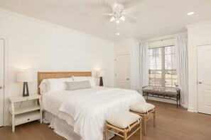 4 bedrooms, desk, iron/ironing board, WiFi