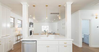 Luxury Home next to U of A, Dickson St & downtown