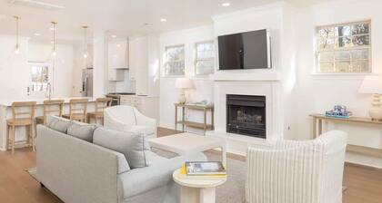 Luxury Home next to U of A, Dickson St & downtown
