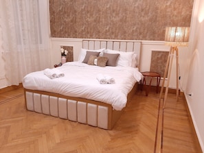 Deluxe Apartment | 3 bedrooms, minibar, in-room safe, individually decorated - Royal Apartment in Talaat Harb Downtown (Cairo)