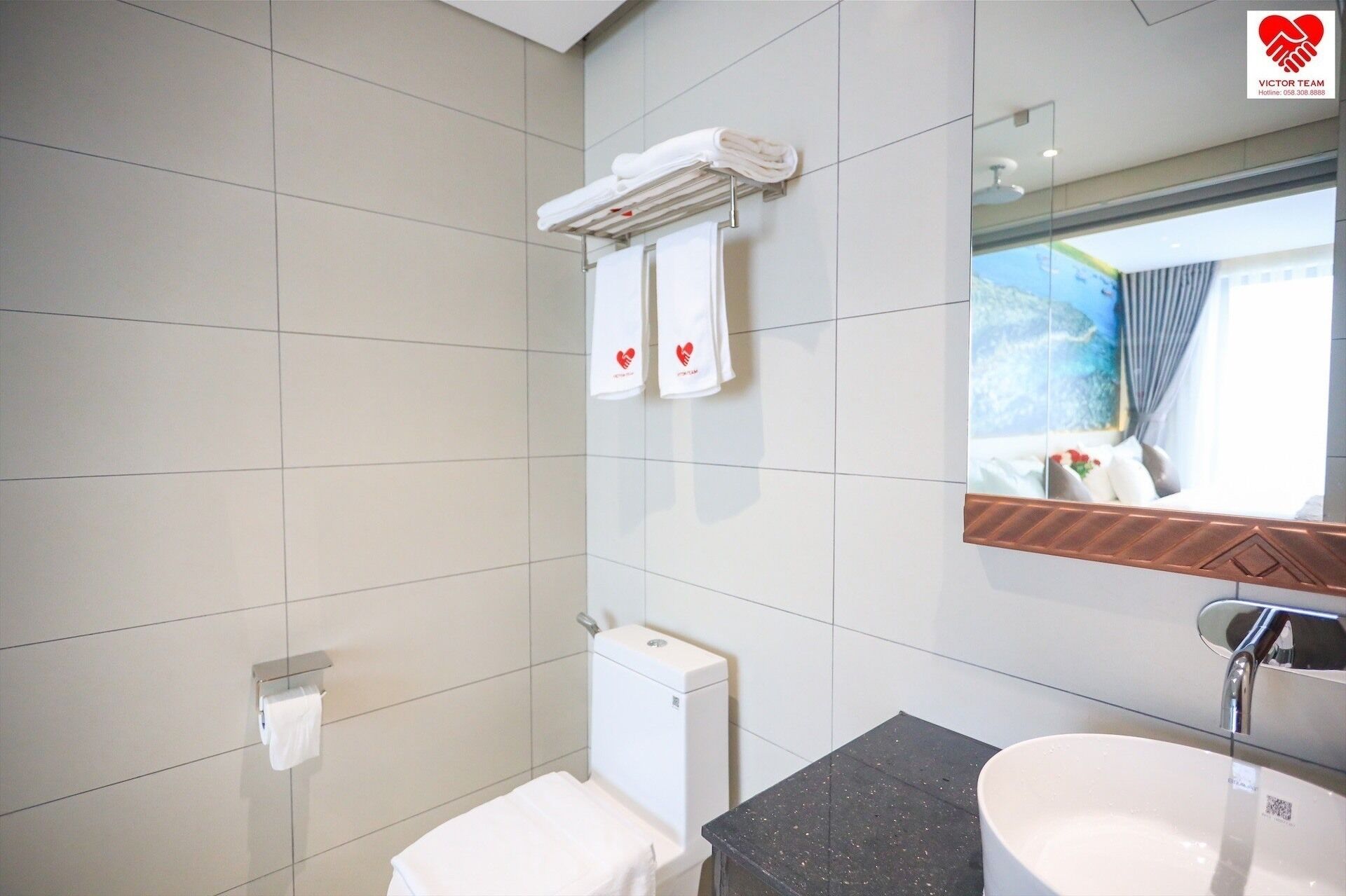 تجهيزات دش، دُش غزير، مستلزمات مجانية للعناية الشخصية، مجففات شعر