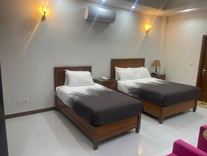 ห้องดีลักซ์ดับเบิล | เตารีด/โต๊ะรีดผ้า, Wi-Fi ฟรี