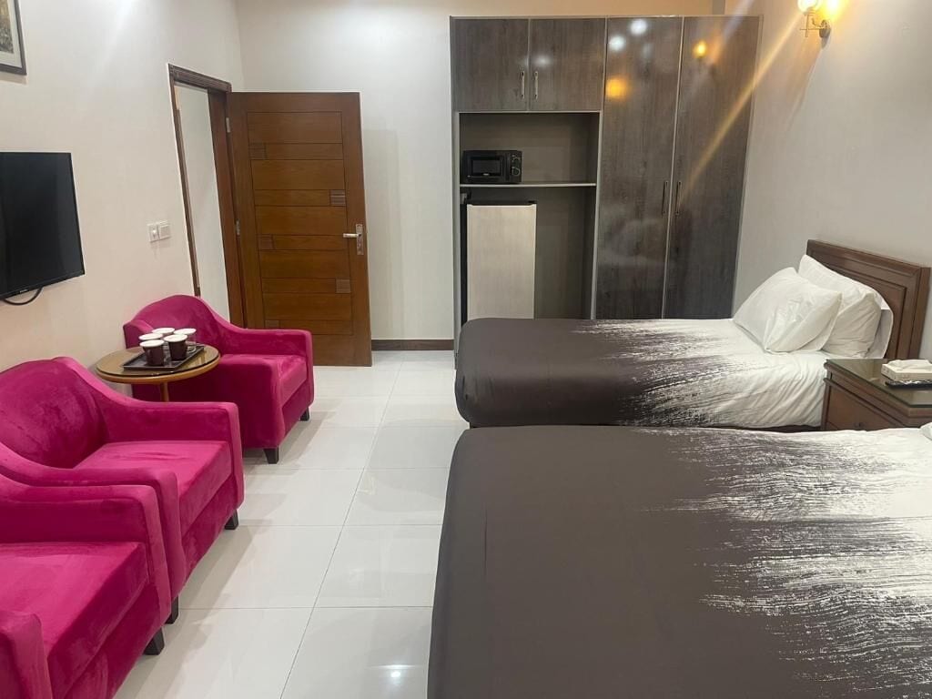 Deluxe Double Room | Iron/ironing board, free WiFi