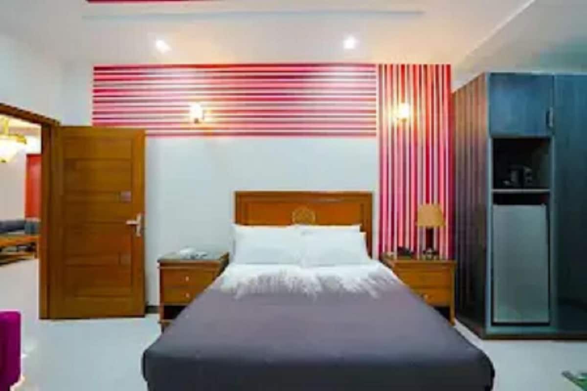 Standard Room | Iron/ironing board, free WiFi