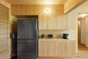 Villa Confort | Cuisine privée | Grand réfrigérateur, micro-ondes, four, plaque de cuisson