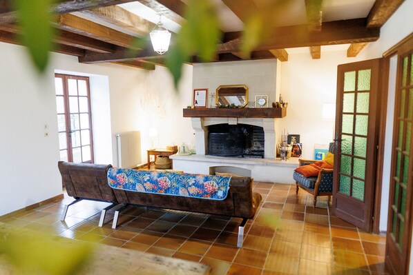 المنشأة من الداخل