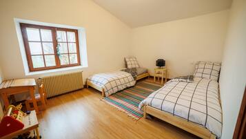 4 chambres, fer et planche Ă repasser, Wi-Fi, draps fournis