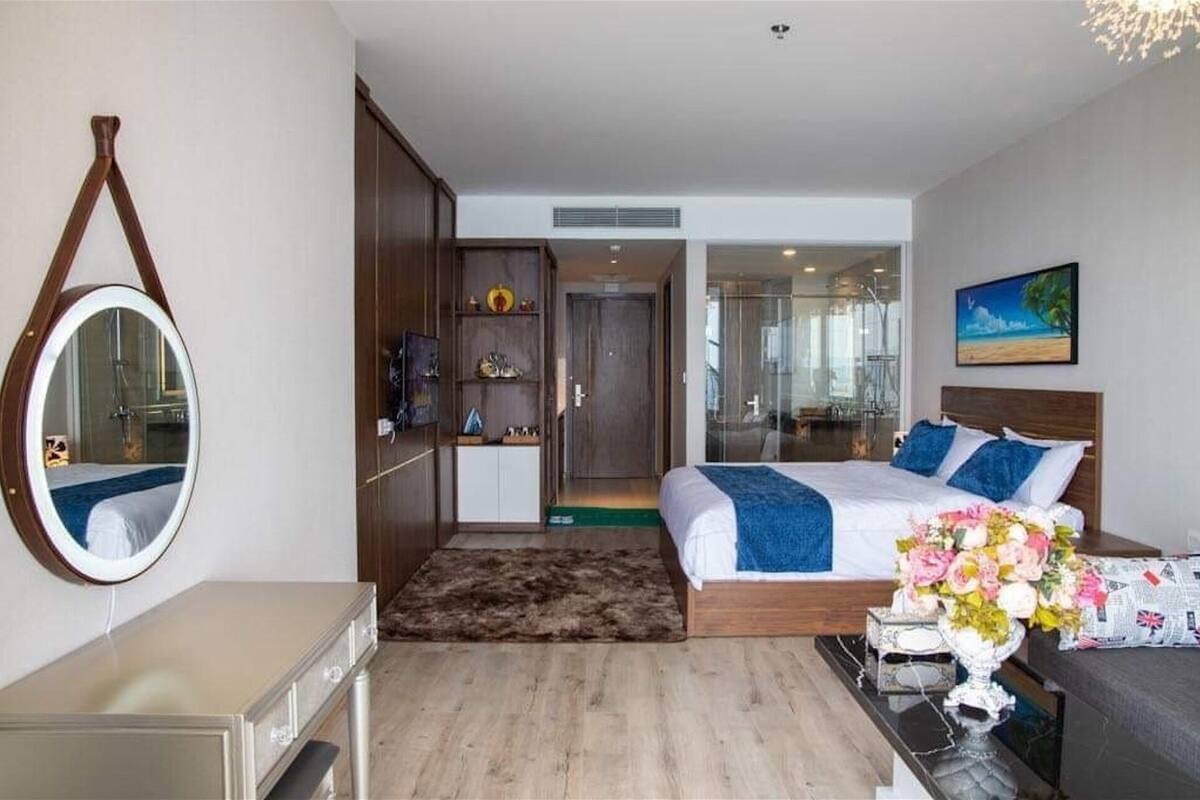 Rom – deluxe | 1 soverom, minibar, safe på rommet og skrivebord